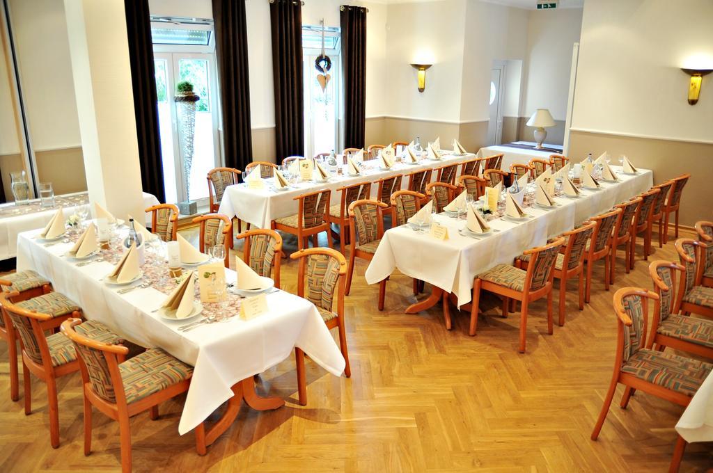 Hotel Restaurant Buergerklause Tapken Garrel Exteriör bild