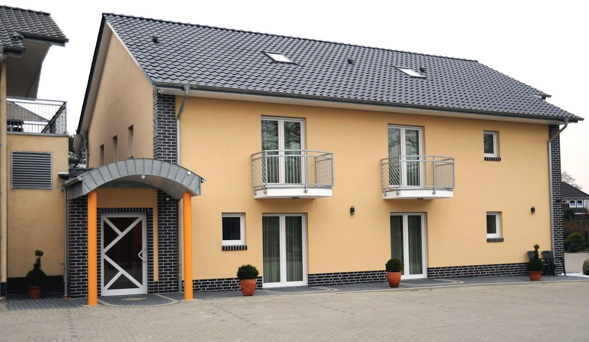 Hotel Restaurant Buergerklause Tapken Garrel Exteriör bild