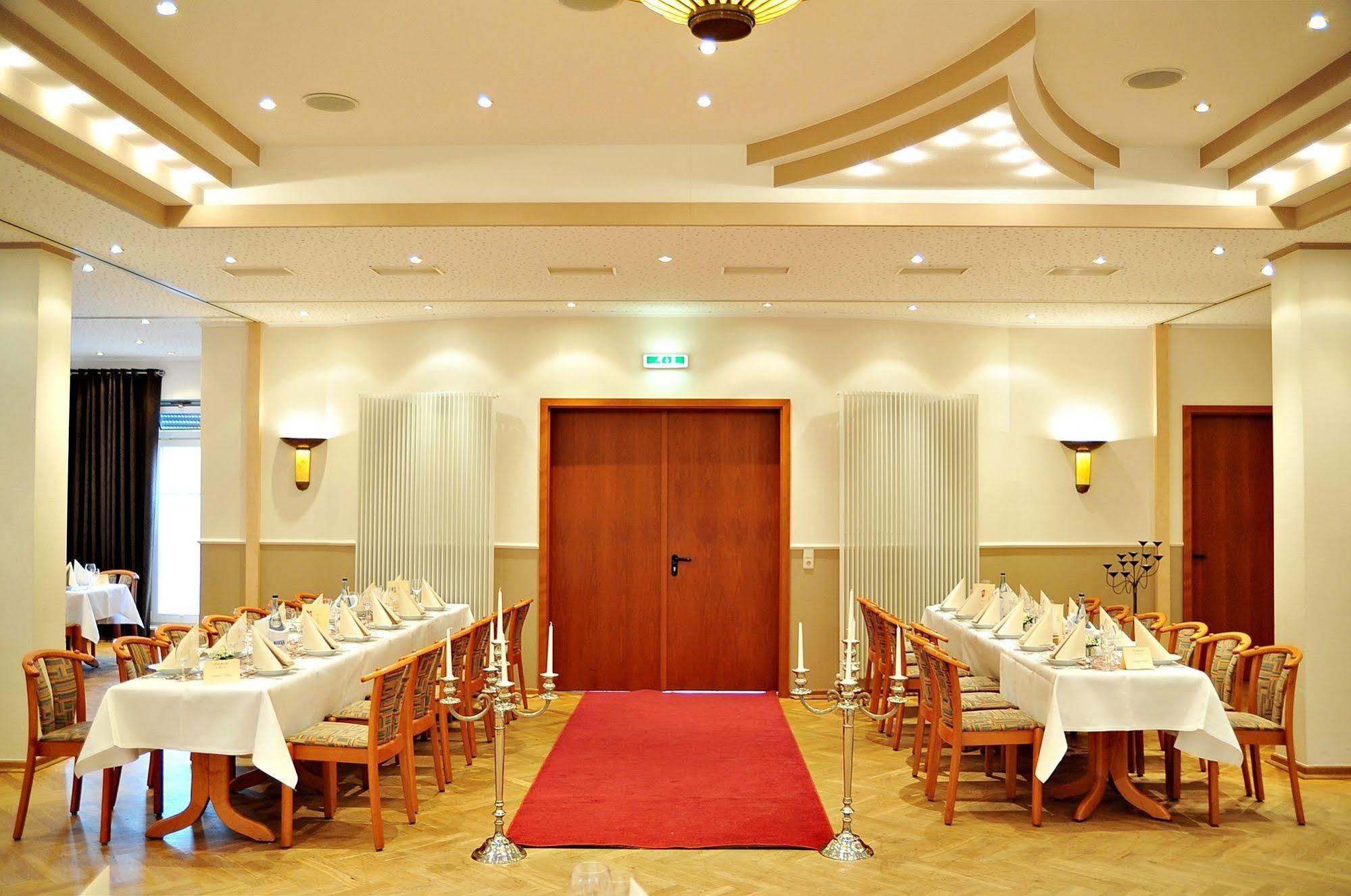 Hotel Restaurant Buergerklause Tapken Garrel Exteriör bild